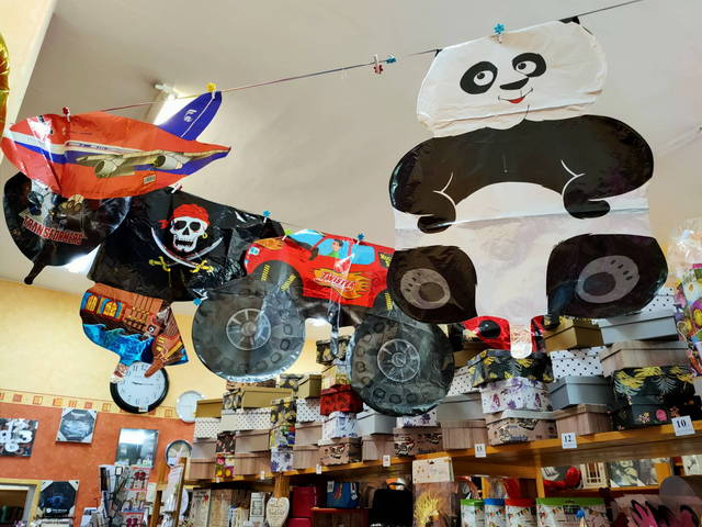 balony napełniane helem - panda, autko